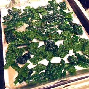 芝麻 Kale Chips 羽衣甘蓝脆片的做法 步骤2