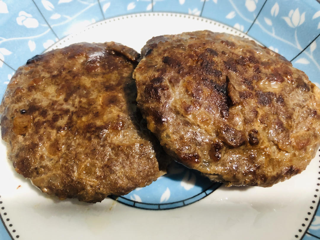 常备餐之好吃多汁的汉堡牛肉饼