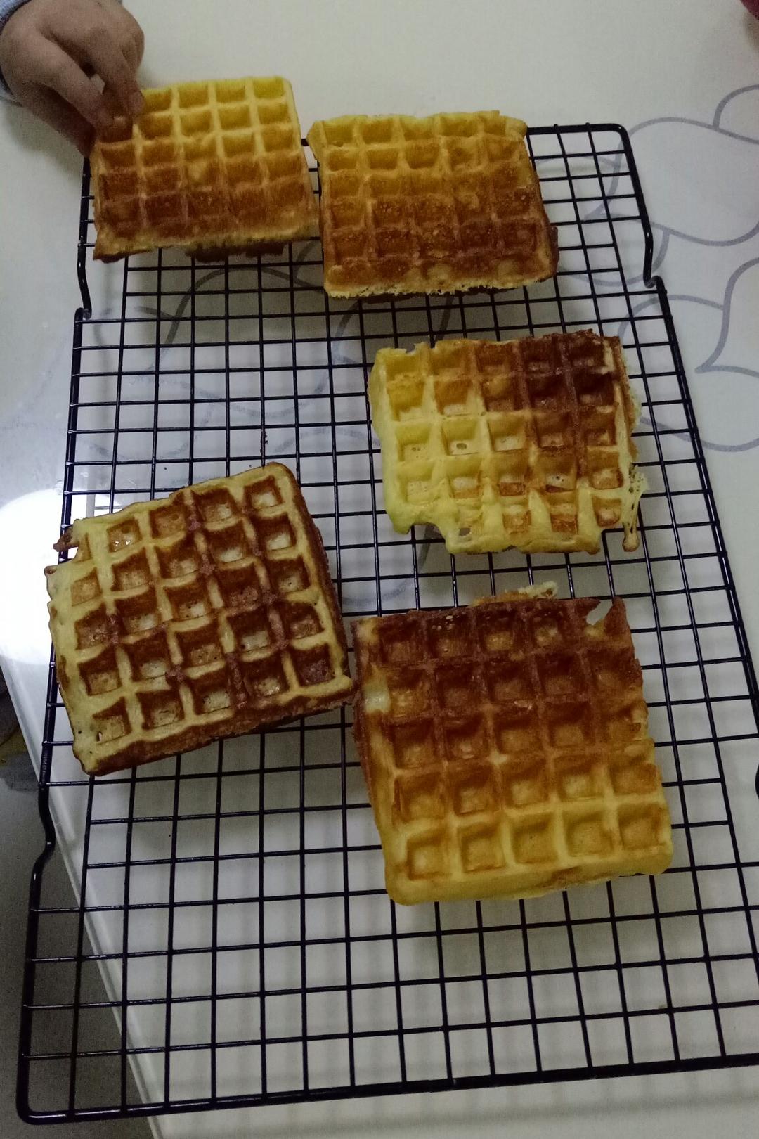 【视频食谱】酵母版脆脆华夫饼