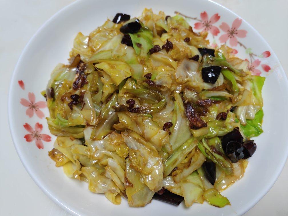 厨师长教你：“手撕包菜”的家常做法,简单又不失美味