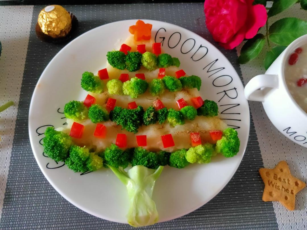 绝尘龙女做的土豆泥西兰花圣诞树