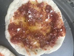 正宗意大利玛格丽特披萨 margarita pizza的做法 步骤3