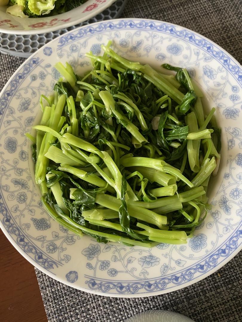炒空心菜（附空心菜的掐法）