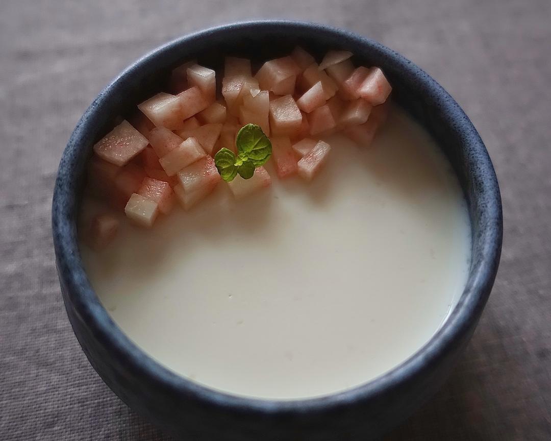 无需淡奶油的桃子牛奶布丁