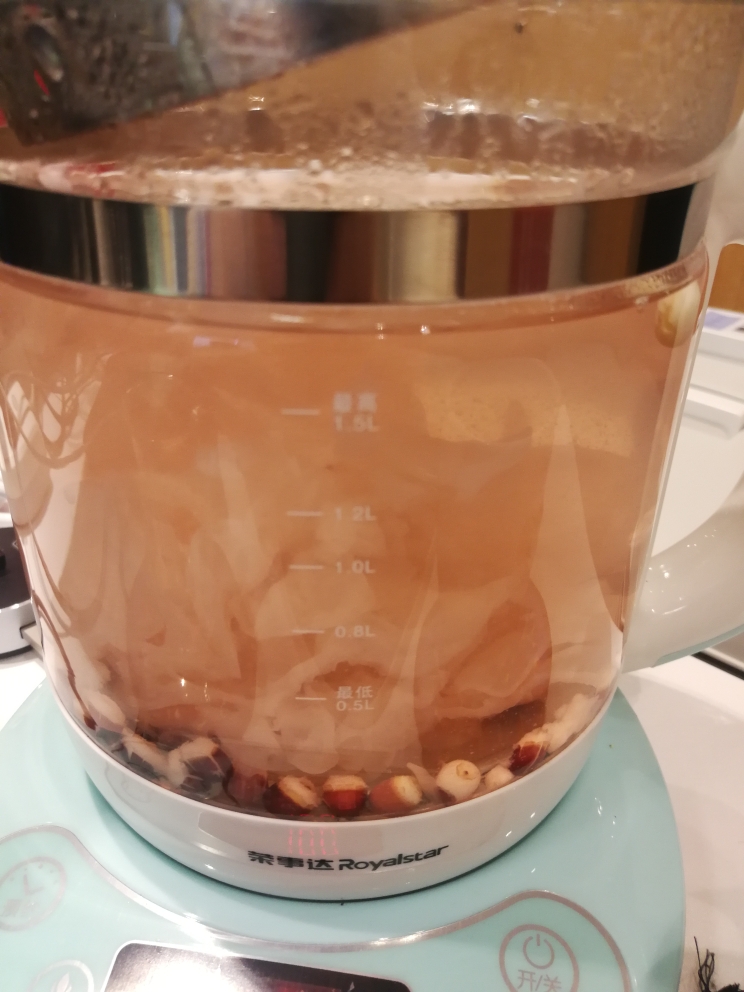 养生茶-银耳芡实莲子汤的做法