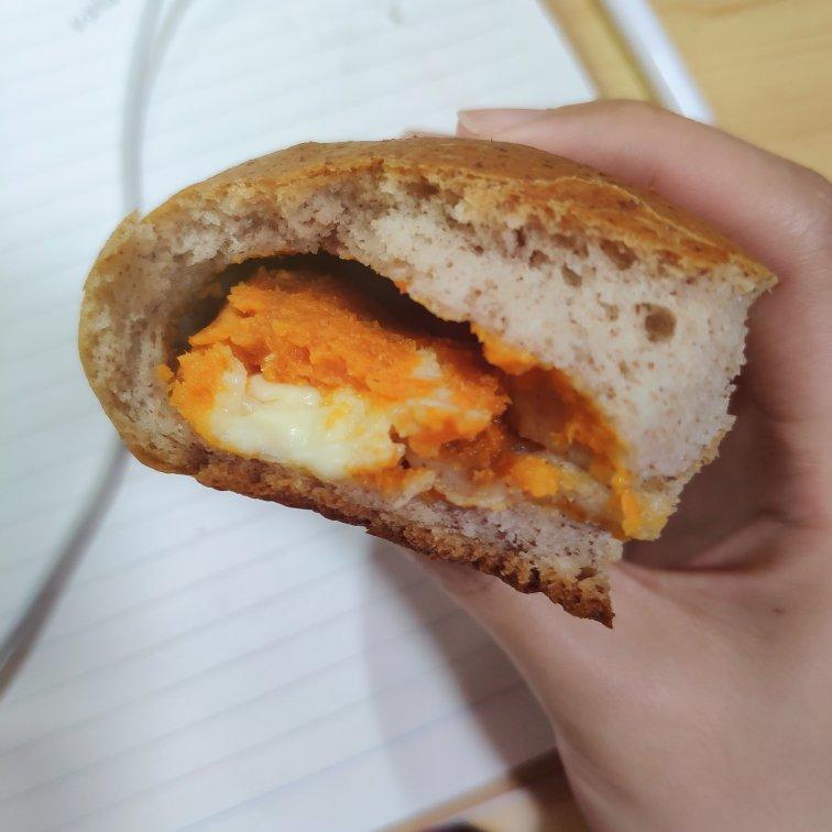 好吃到疯的南瓜奶酪软欧包