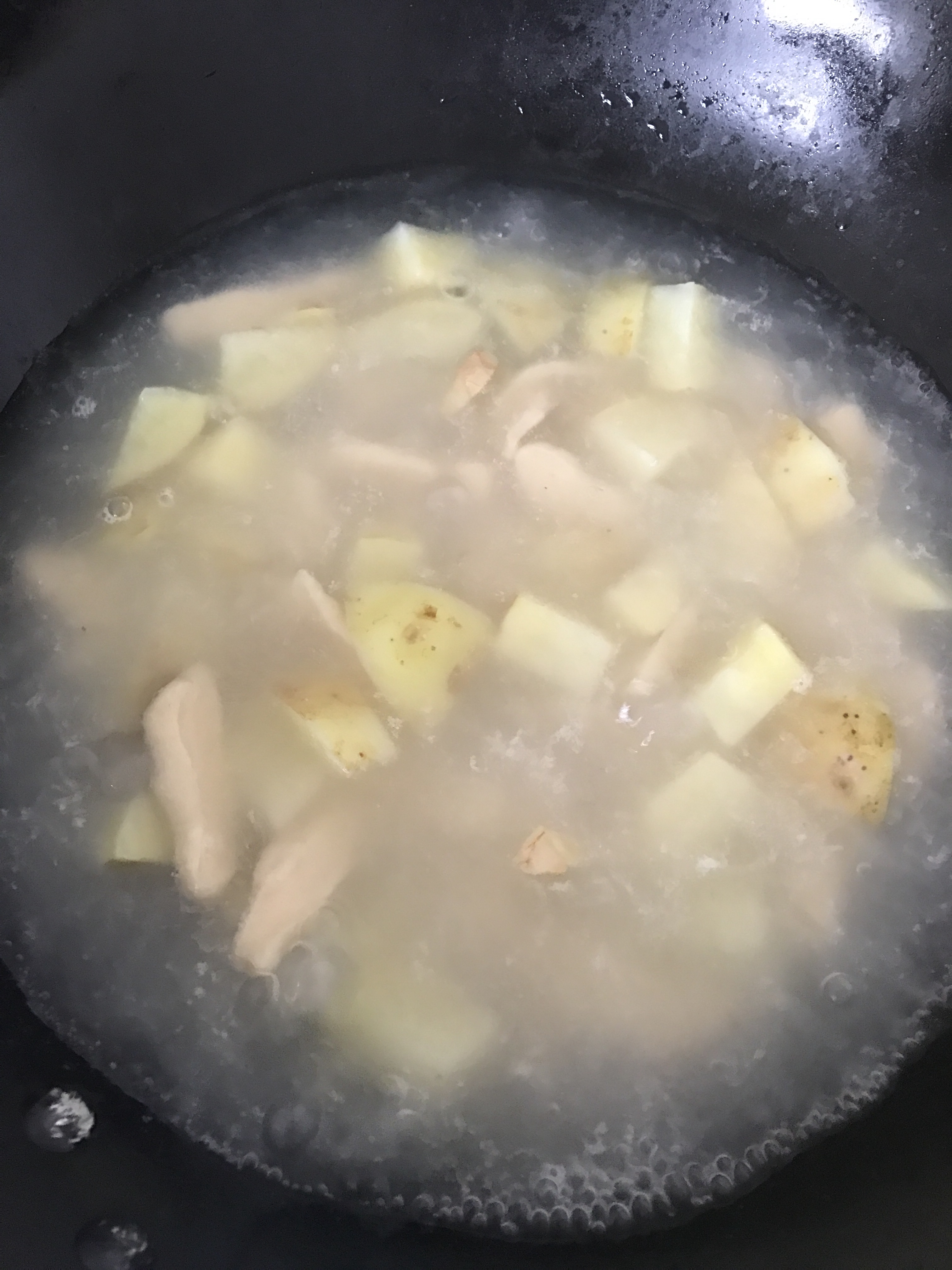土豆疙瘩汤的做法 步骤2