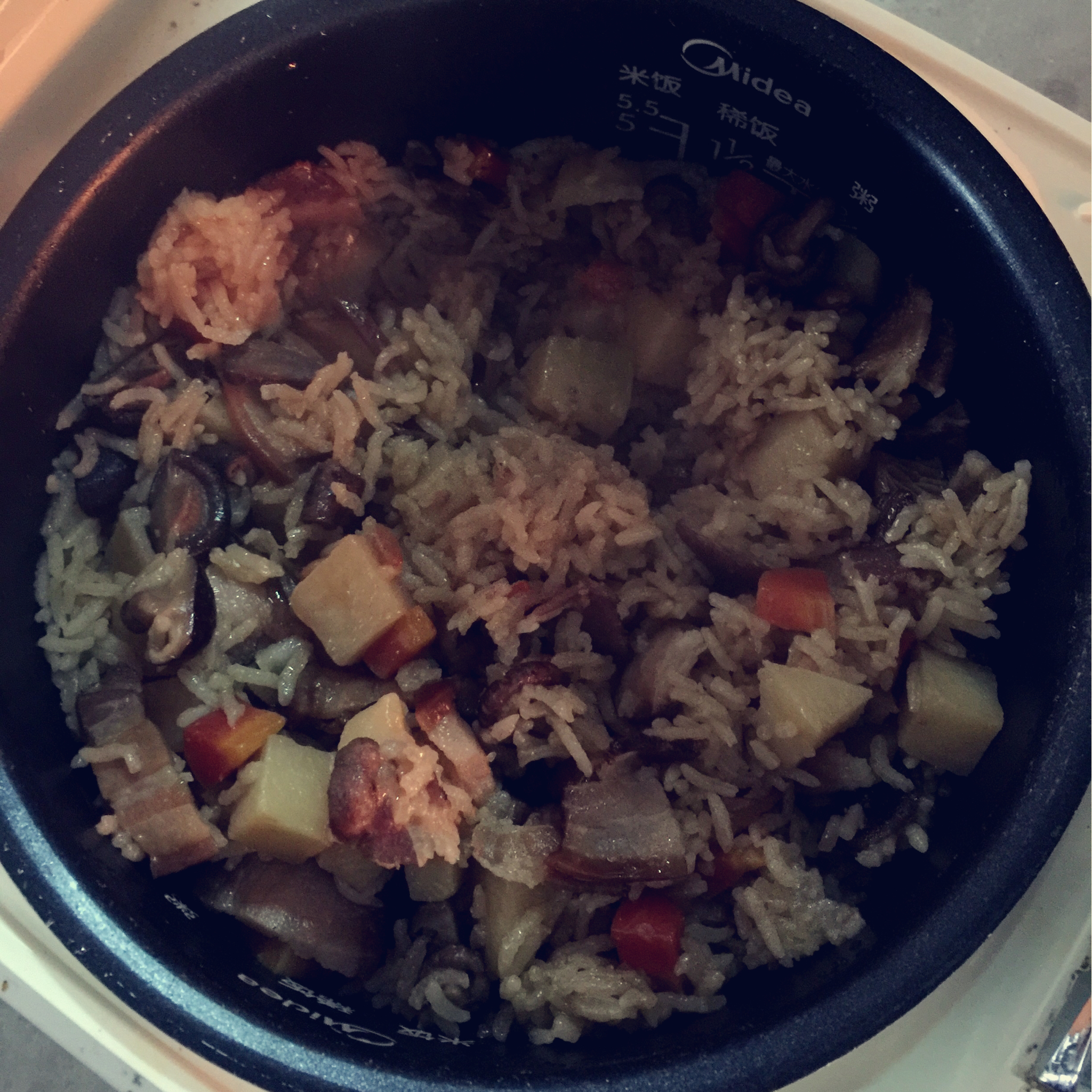 香肠土豆焖饭【一人也要吃好版】