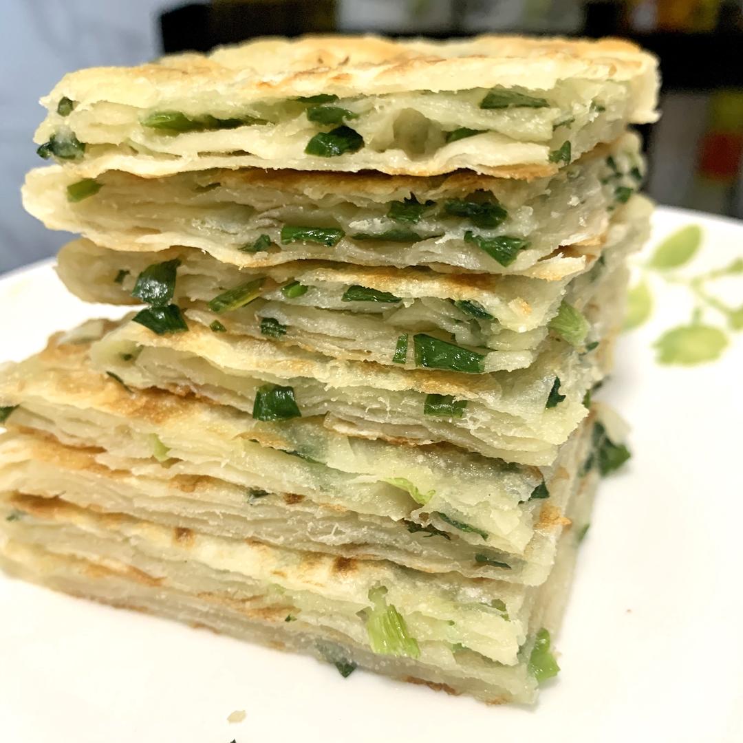 葱油饼（千层酥脆版，可做成豆沙馅料）的做法