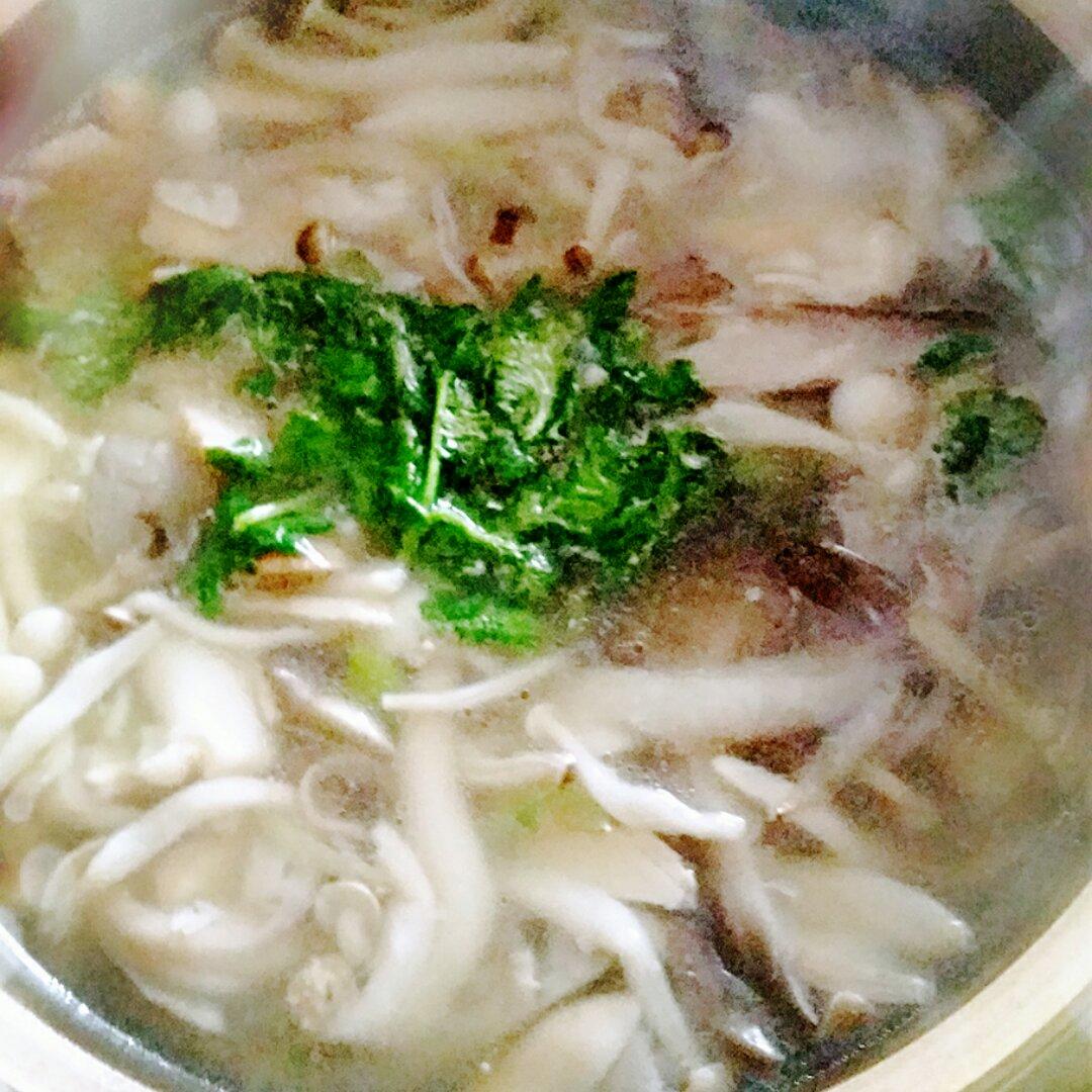 松茸蘑菇汤