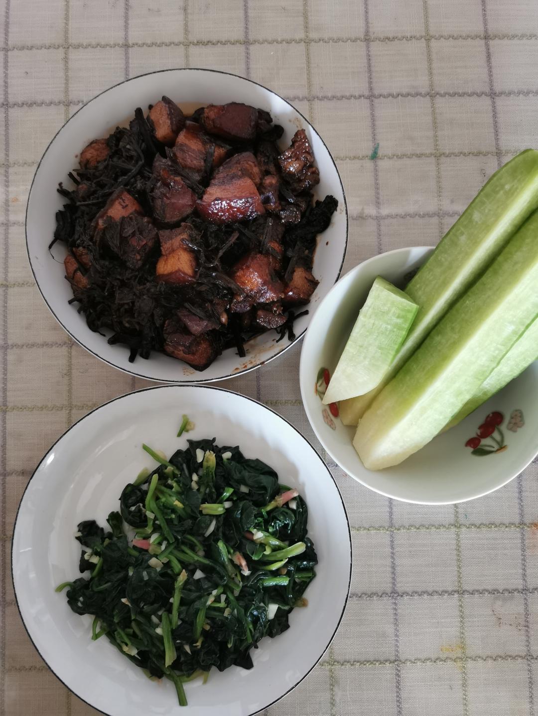 不涩口又嫩的清炒菠菜