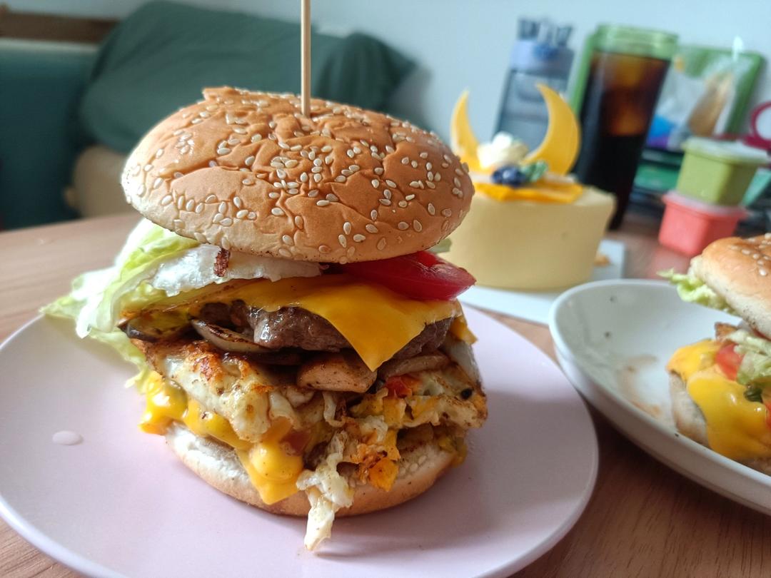 牛肉汉堡 煎出香嫩多汁的牛肉饼