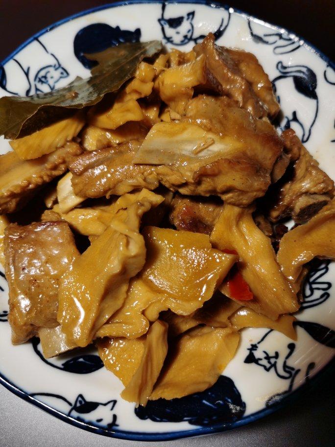 笋干烧排骨【北鼎珐琅锅食谱】