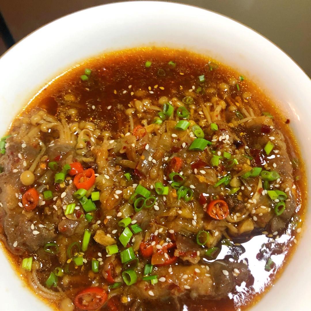 鲜香十足 —— 蒜香麻辣肥牛金针菇卷