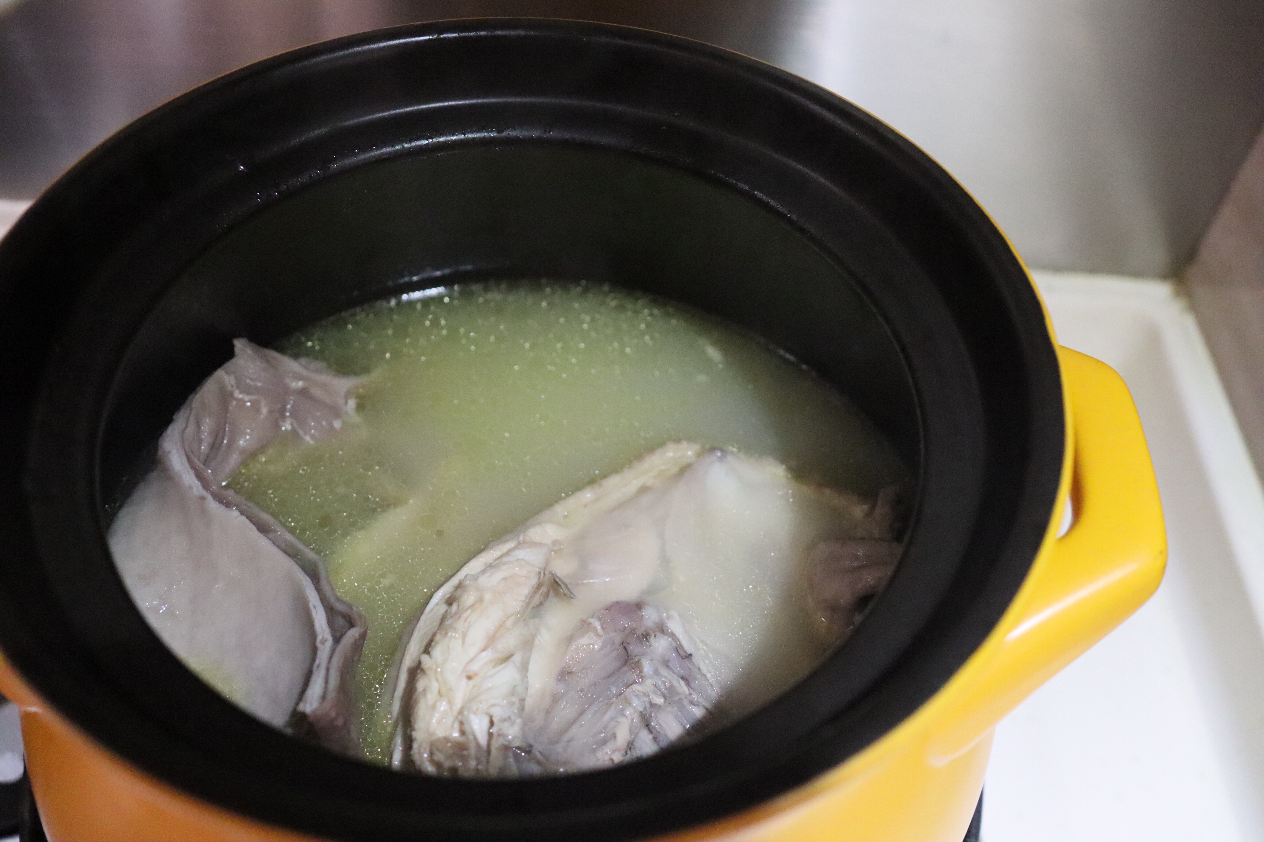 养胃汤:猪肚煲鸡的做法