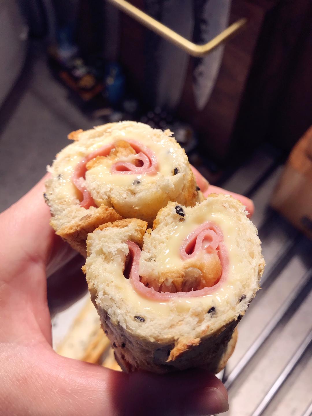 芝士火腿吐司卷的做法