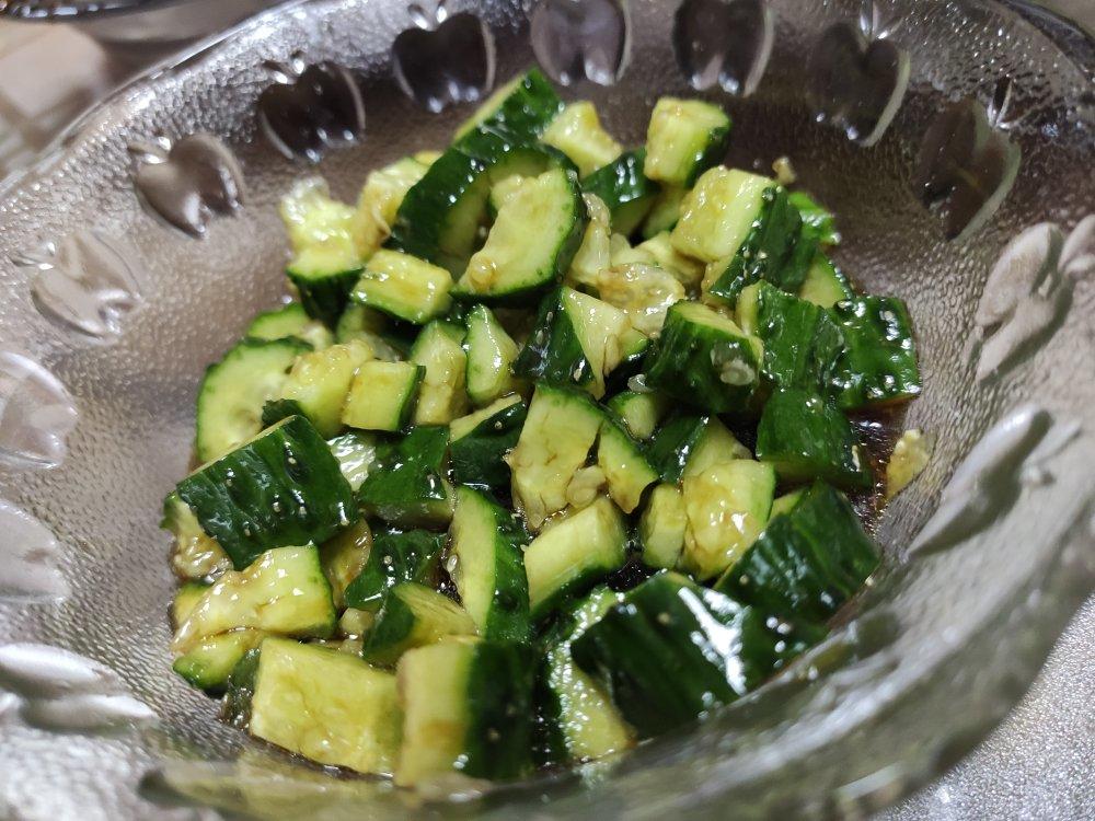 赞不绝口拍黄瓜🥒