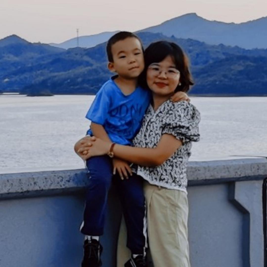 猫大娘和她的儿纸