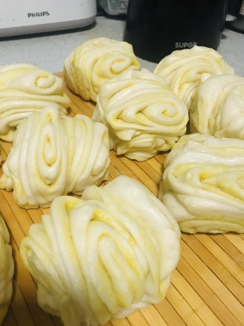 胡胡1977做的发酵面团快手花卷