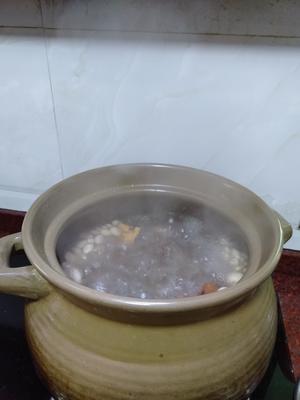 祛湿汤—五指毛桃土茯苓扁豆赤小豆猪骨汤的做法 步骤2