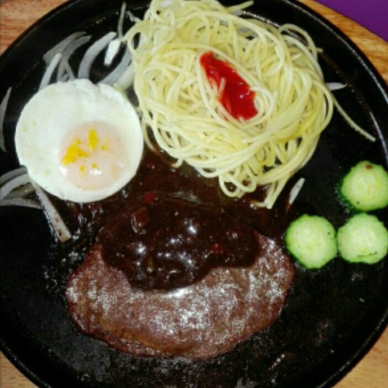 黑椒牛排（配土豆/鸡蛋，意面/蔬菜）