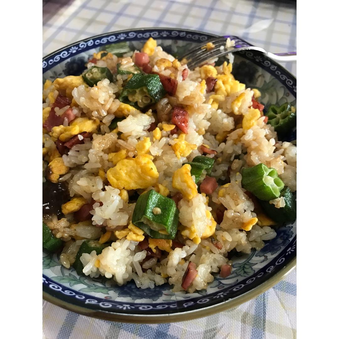 粒粒炒饭（米饭不粘粒粒分明的方法）