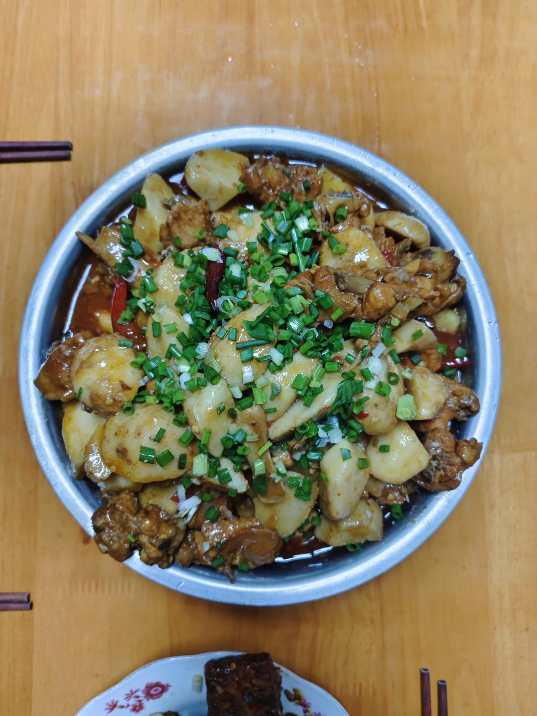 芋儿烧鸡（川味）