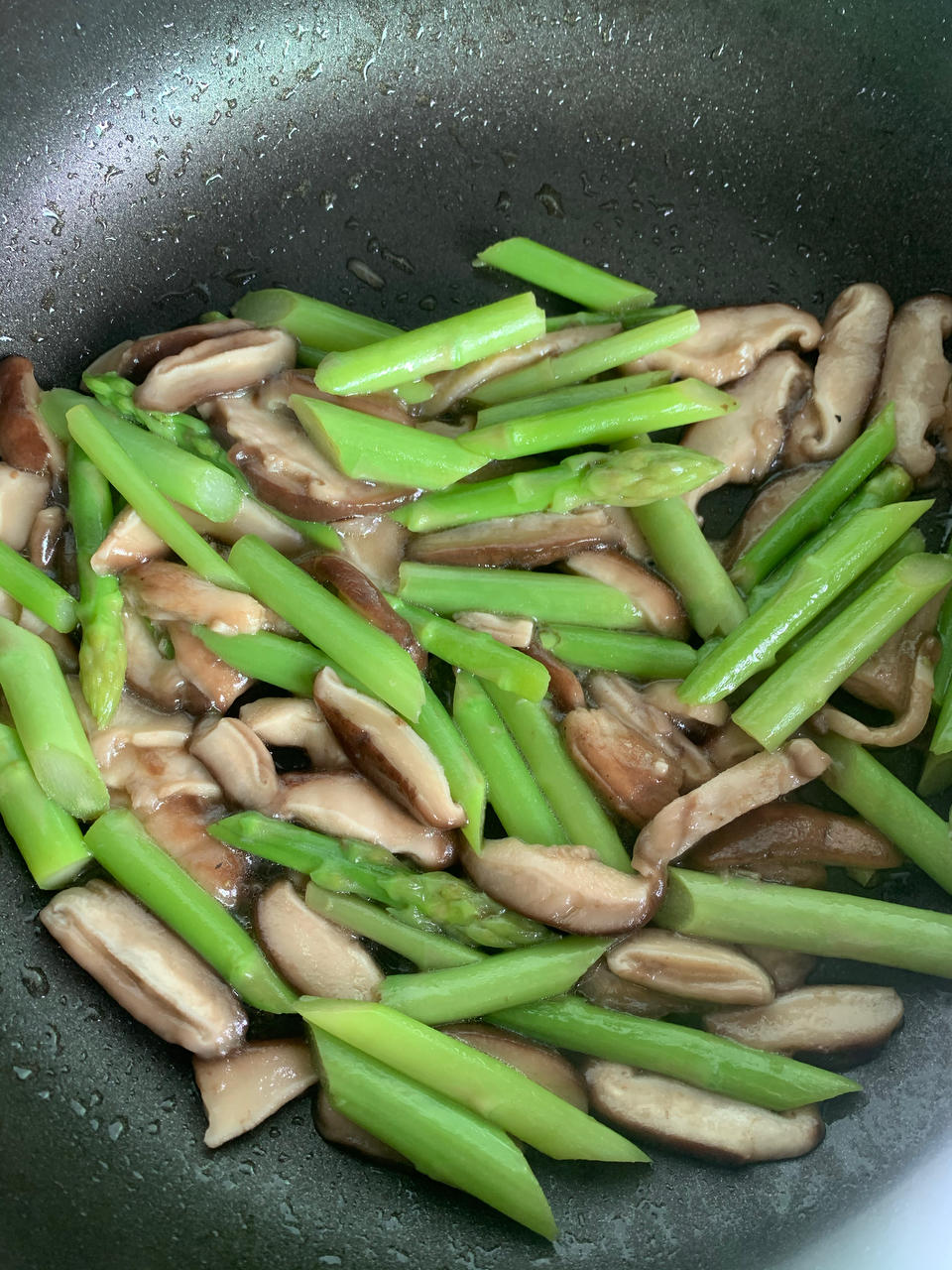 教你做最好吃的芦笋炒蘑菇 新手速get！