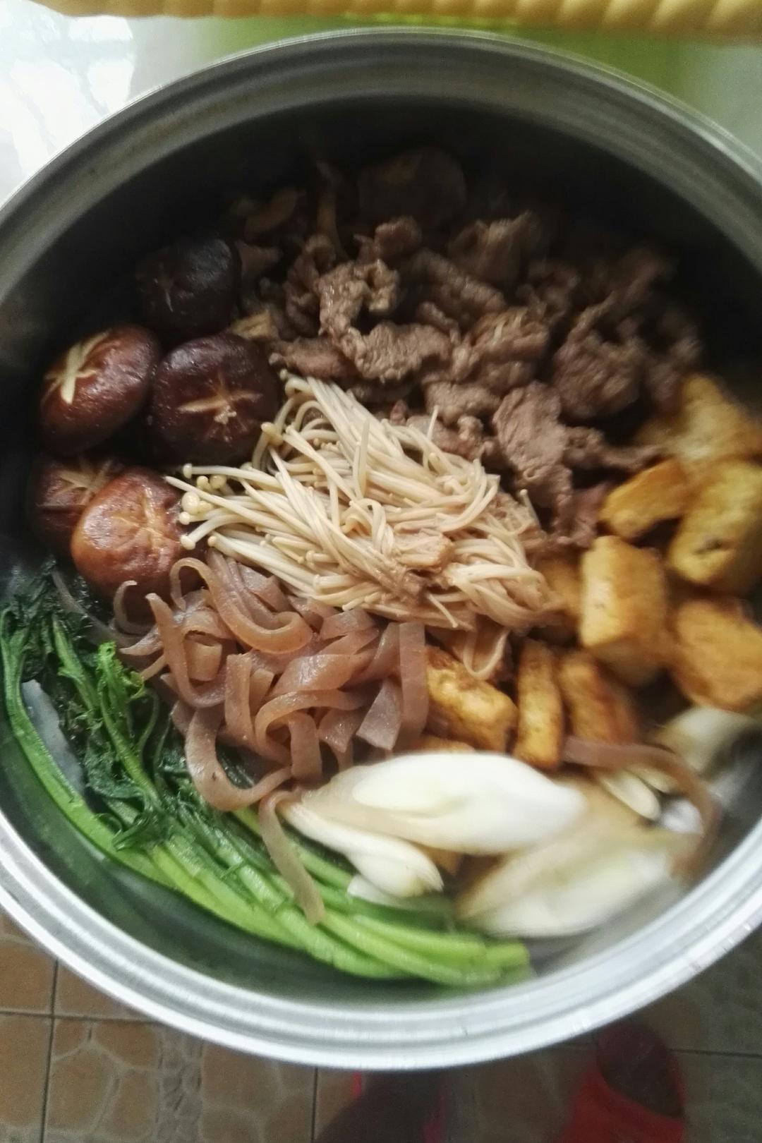 寿喜烧（日式牛肉锅）