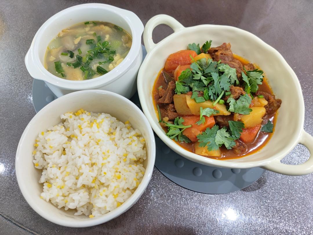 汤鲜味美！适合天热喝的刮油神汤～丝瓜蘑菇汤