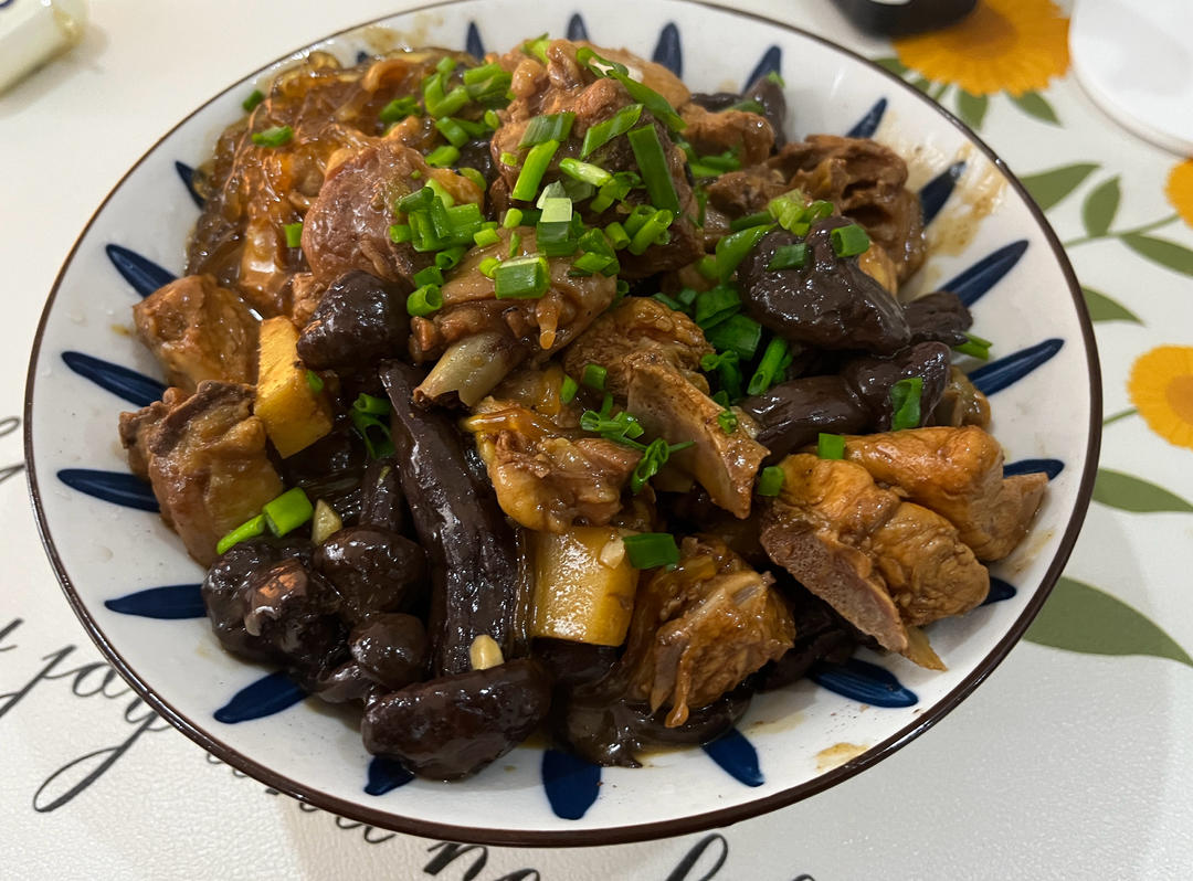 小鸡炖蘑菇