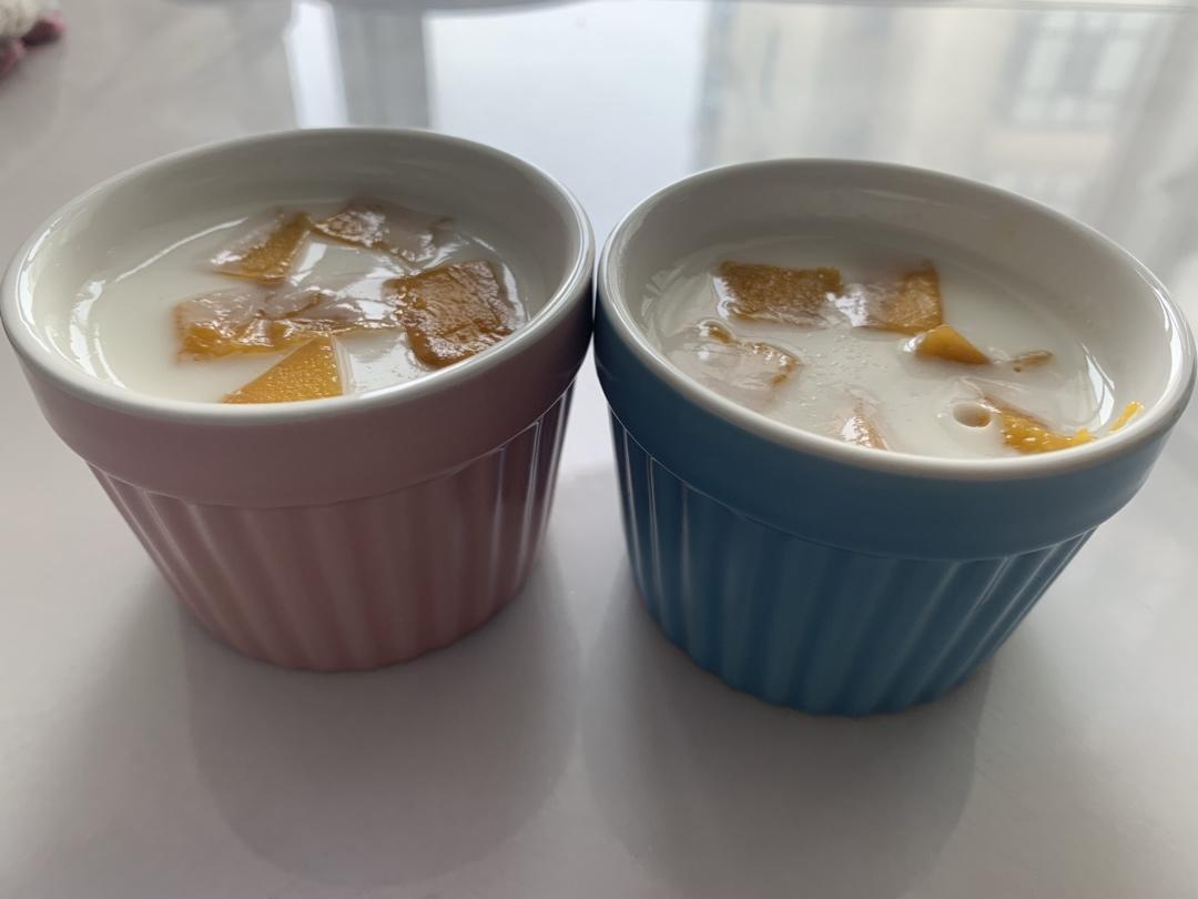 滑嫩嫩的椰奶芒果冻