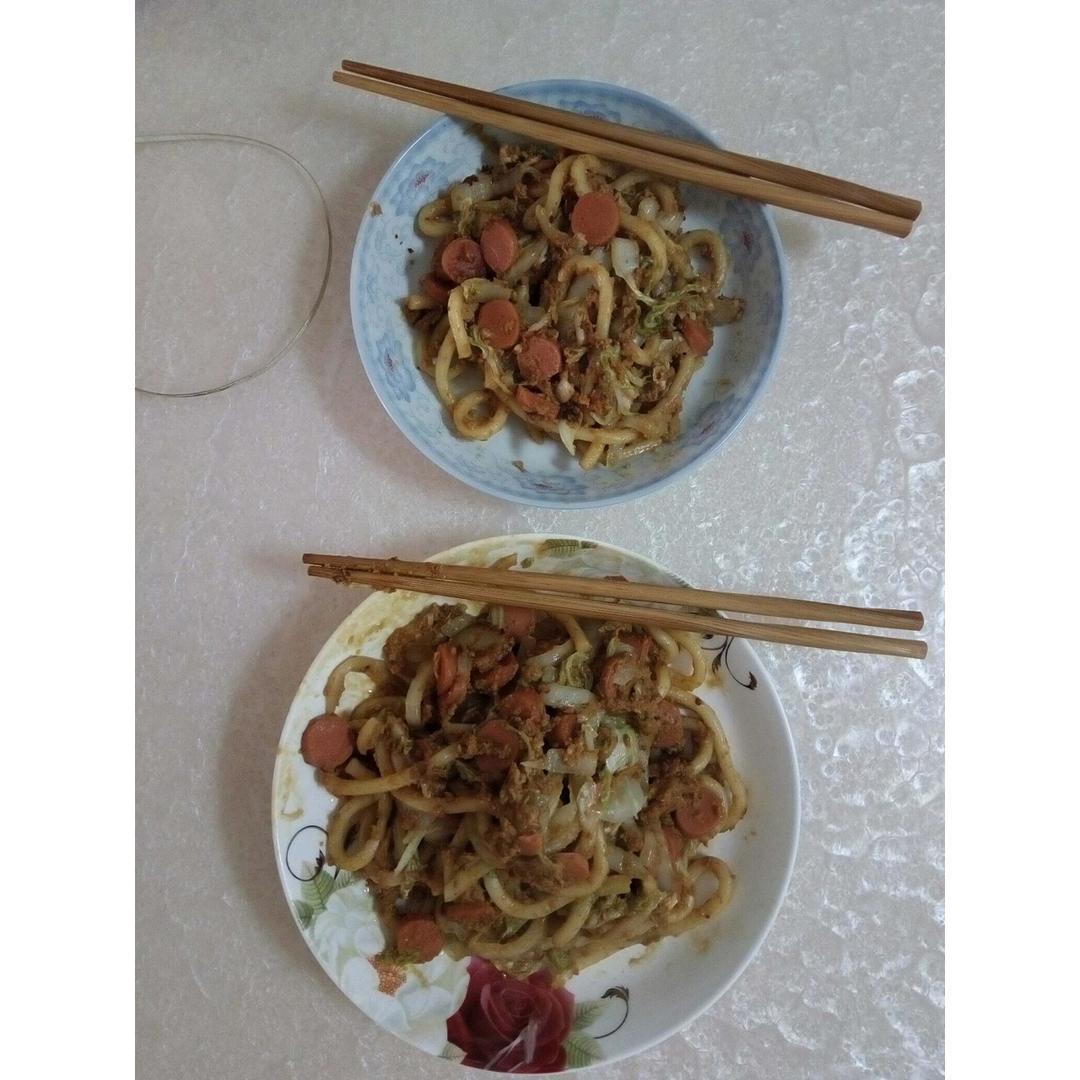 柒月幼猫做的日式炒乌冬(快手简易版)夜宵好搭档