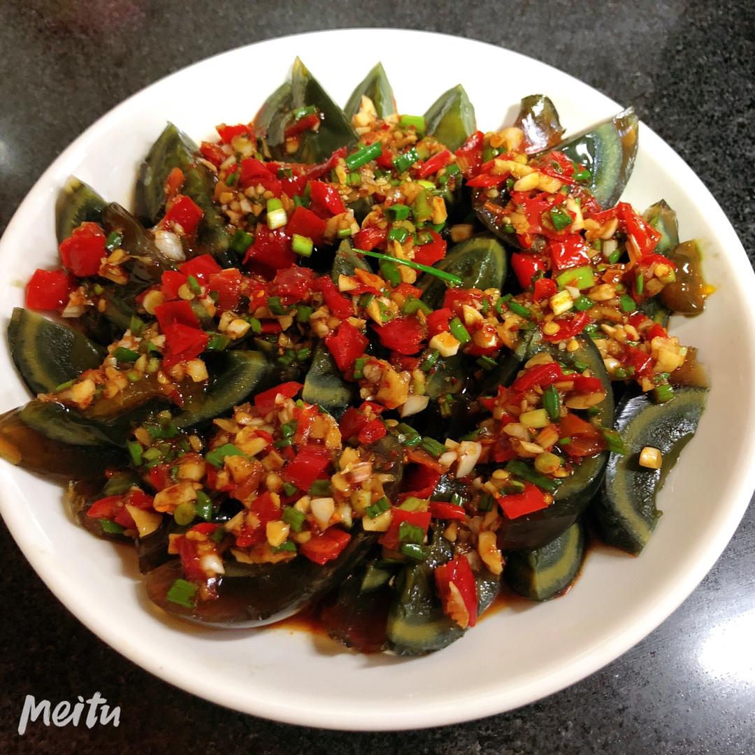 皮蛋拌豆腐
