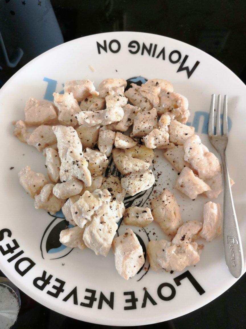 嫩香煎鸡胸肉（超简单减肥瘦身餐）