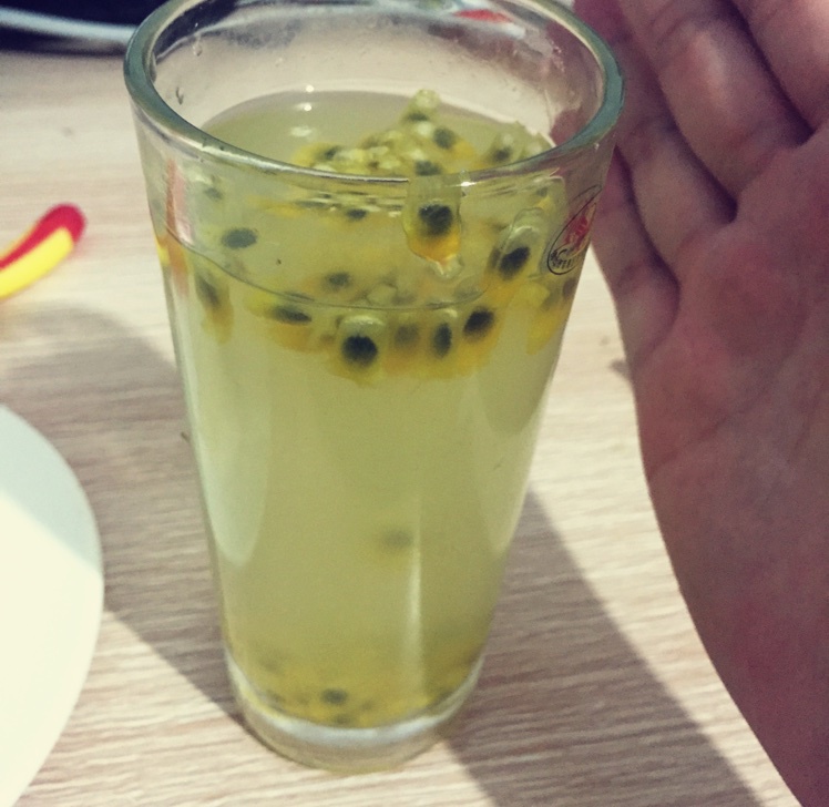 百香果的朴素吃法（百香果汁）