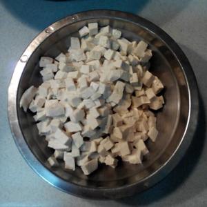 豆腐炒莴苣叶的做法 步骤1