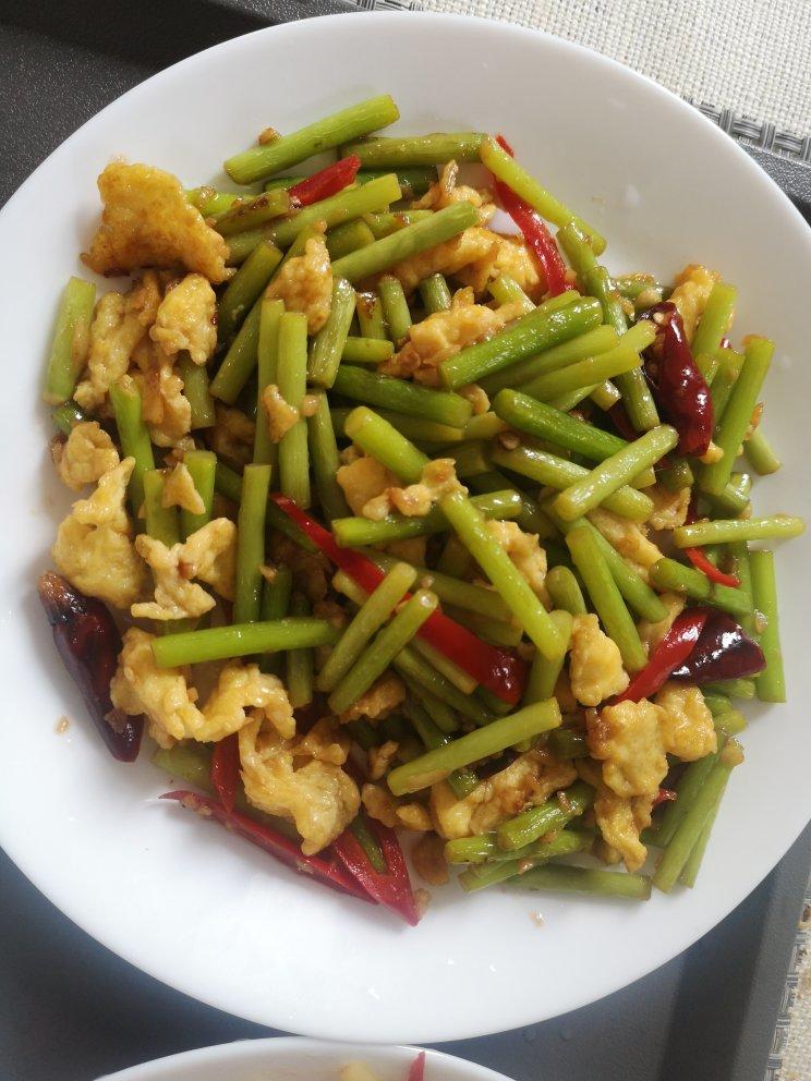 蒜薹炒鸡蛋