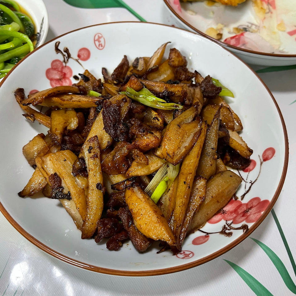 莲藕炒油渣怎么炒都好吃