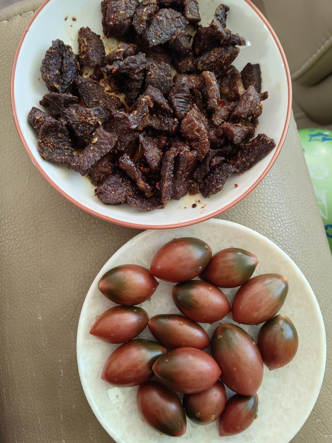零嘴☺️越嚼越香的“麻辣牛肉干”