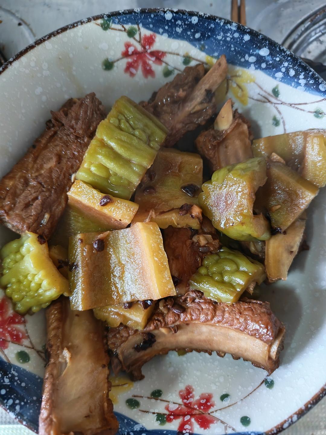 最好吃的苦瓜焖排骨