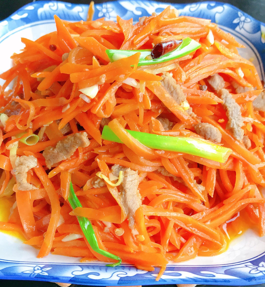 营养美味胡萝卜丝炒牛肉
