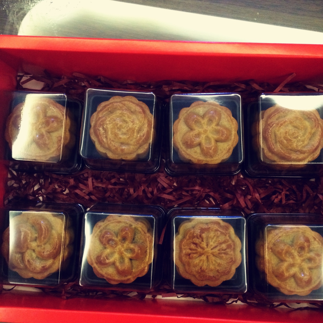 广式月饼——蛋黄莲蓉月饼