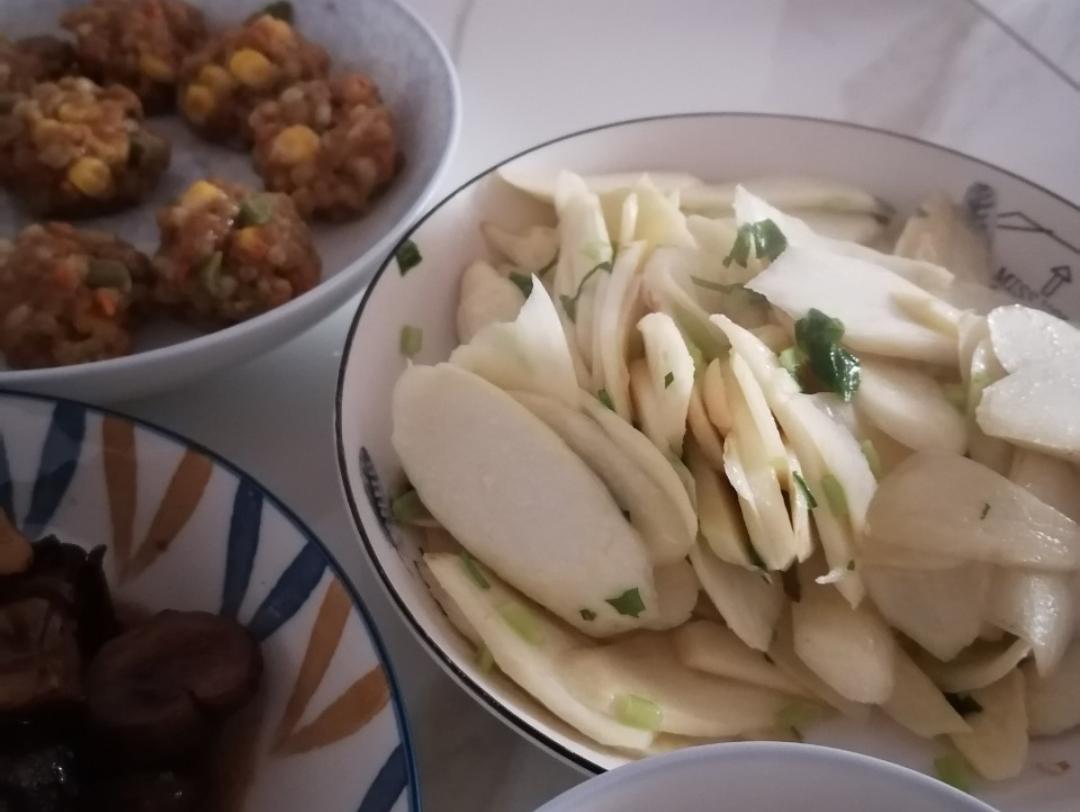素炒茭白