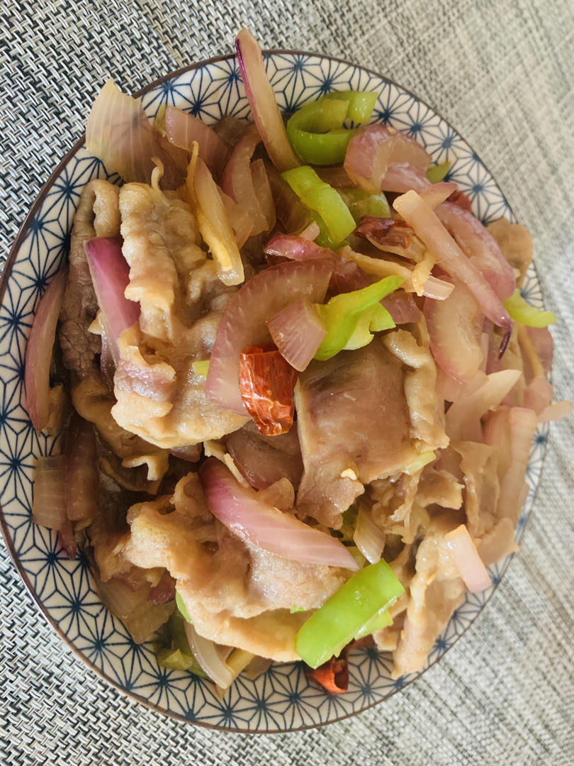 特别好吃的洋葱牛肉卷，辣不辣你说了算