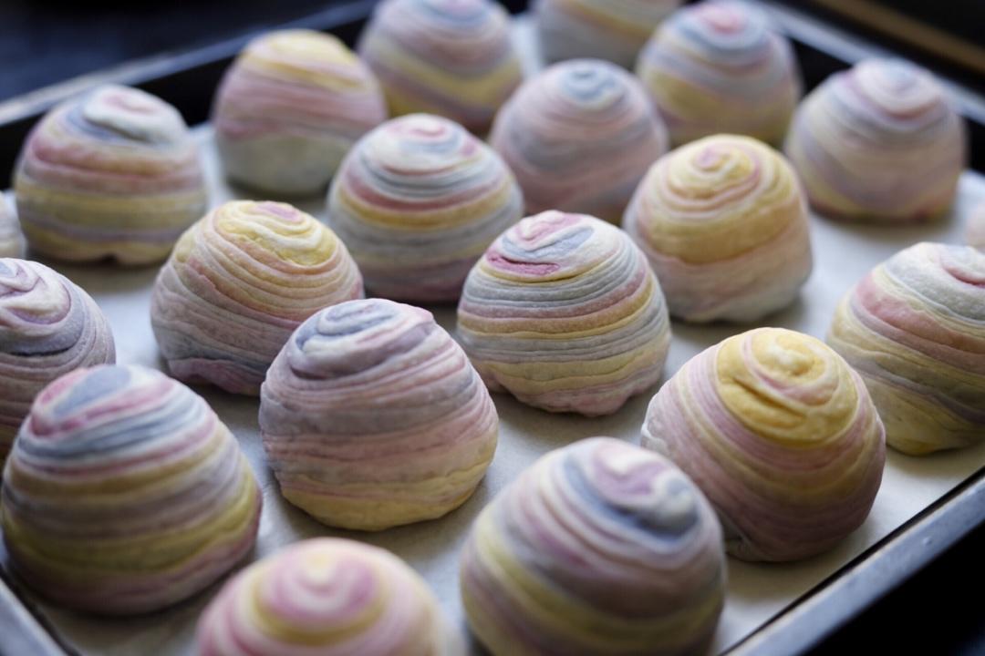 彩虹蛋黄酥（独角兽蛋黄酥）