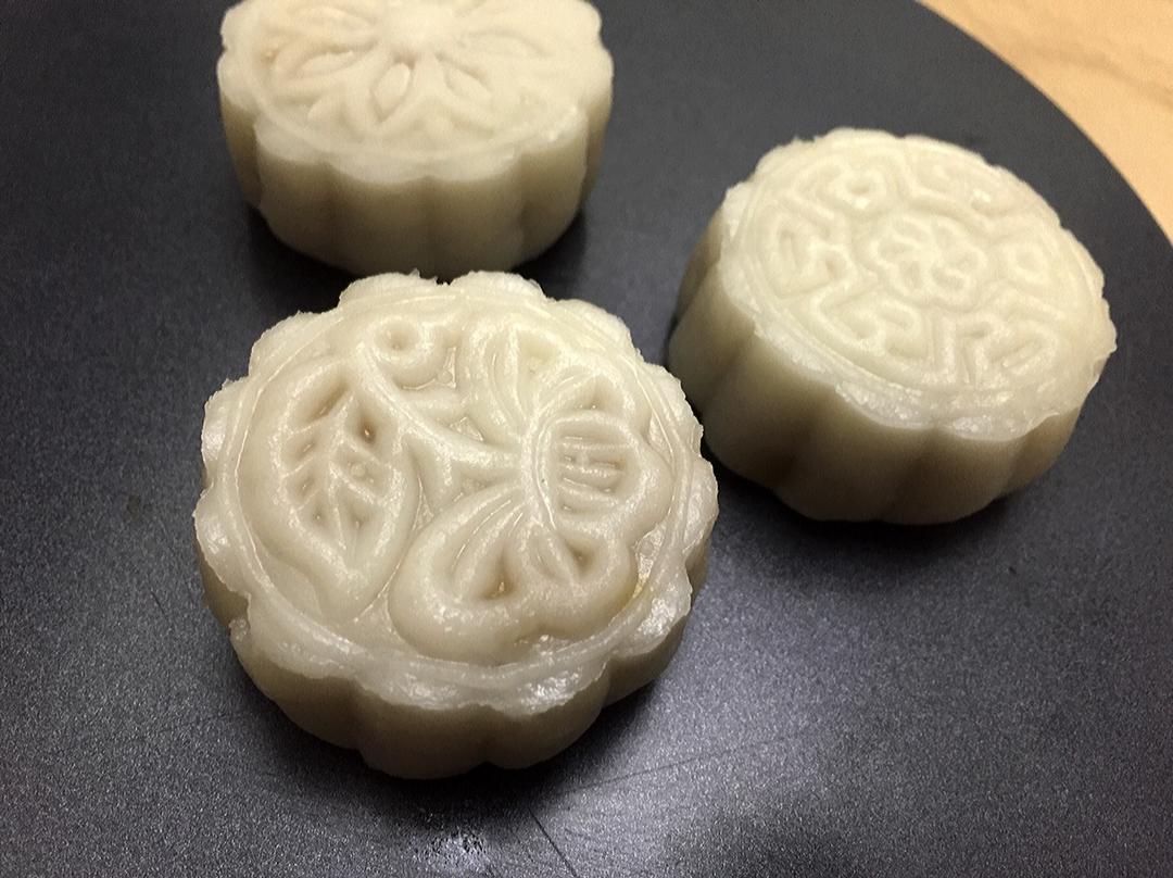 dilys_fkma做的冰皮豆沙月饼