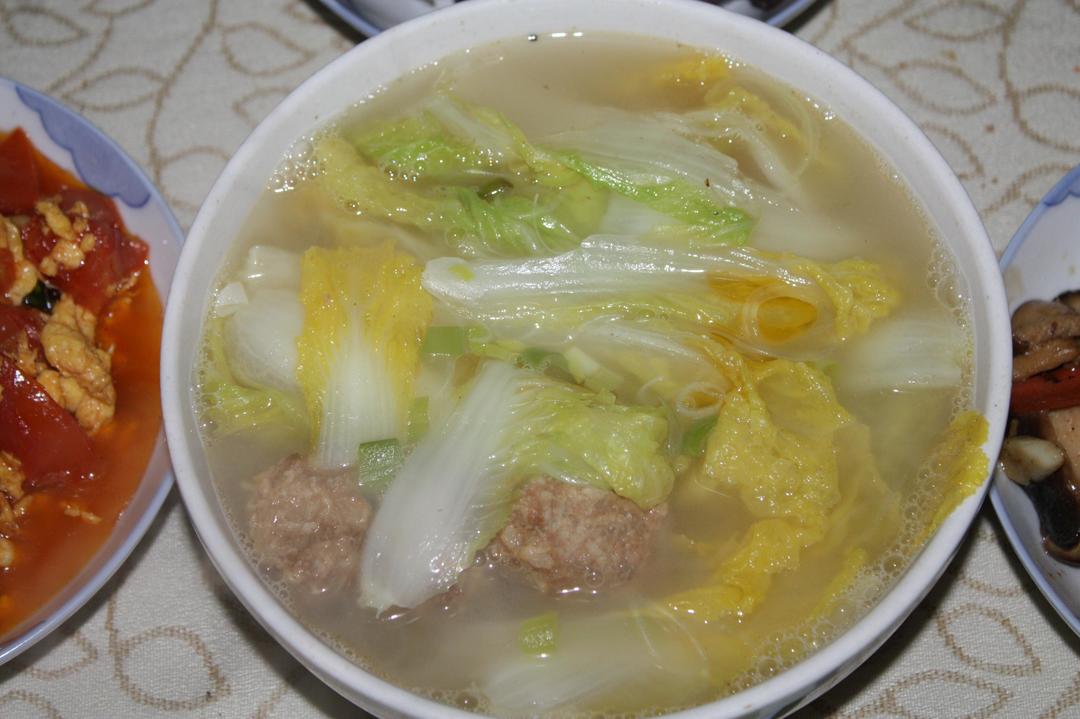 娃娃菜肉丸汤的做法
