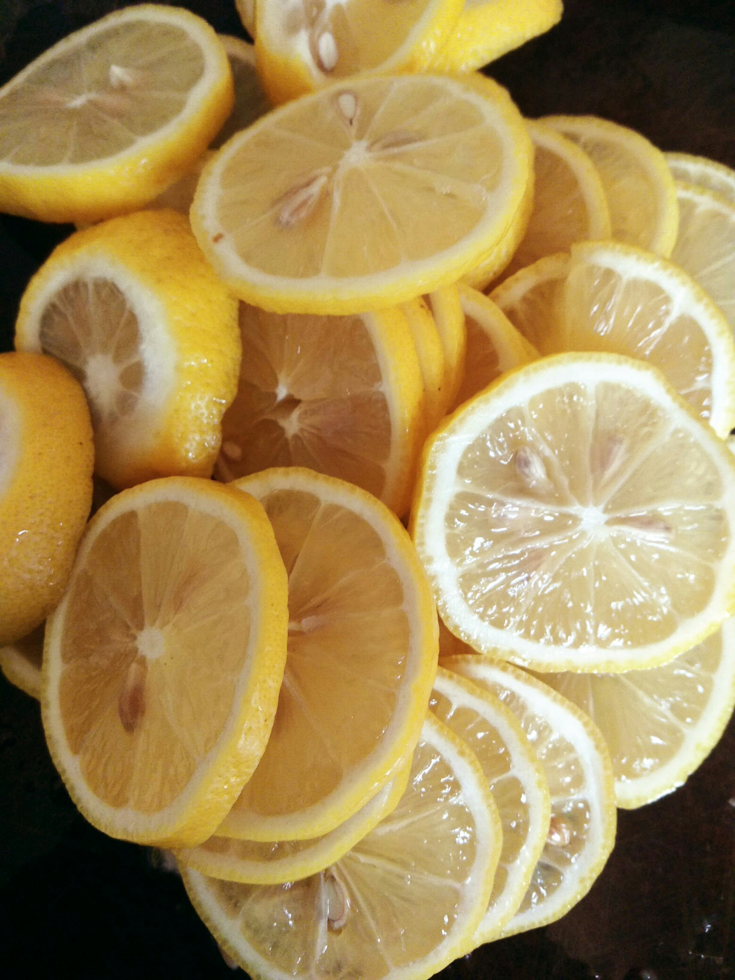 蜂蜜泡柠檬的做法 步骤2