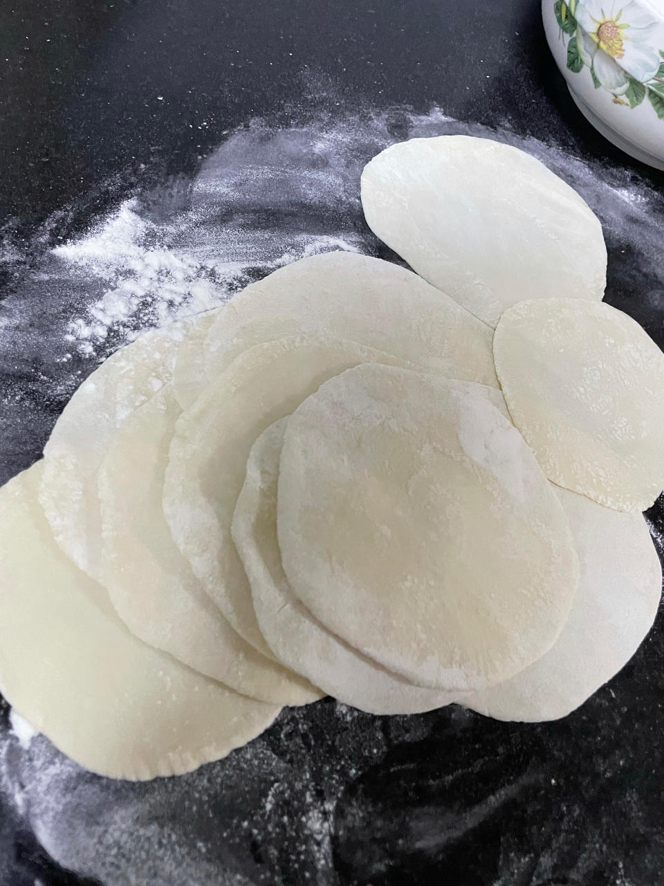 手工揉面三分钟，又韧又薄又好包的饺子皮